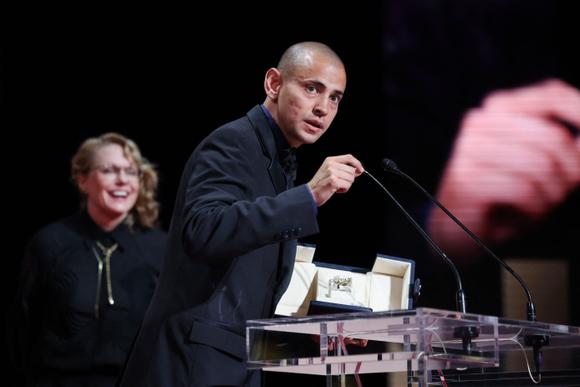 Palestijnse regisseur Tawfeek Barhom ontvangt de Gouden Palm voor