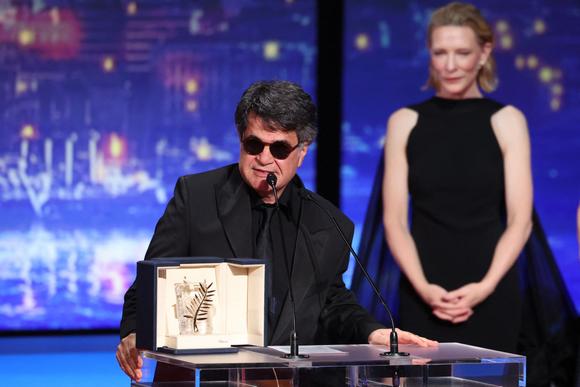 Jafar Panahi ontvangt de Gouden Palm voor