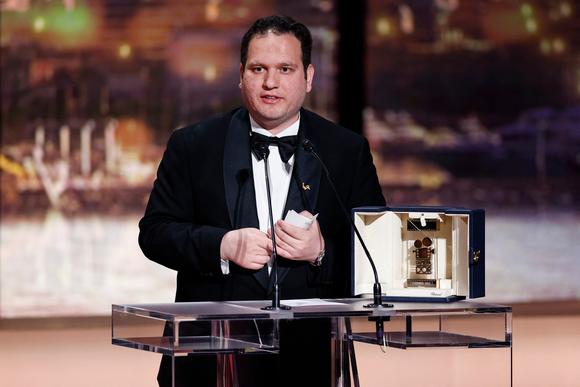 Hasan Hadi receives the Caméra d'Or award.