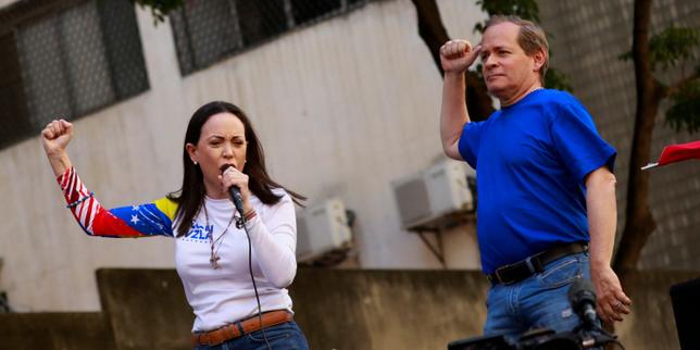 Venezuela parliamentary elections: Opposition divided between voting and abstaining