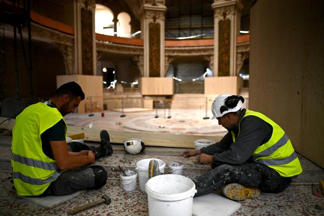 Travaux de restauration au Palais de la découverte, à Paris, en juin 2022.