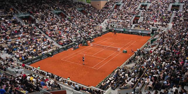 En direct | Roland-Garros 2025 : Iga Swiatek qualifiée, Carlos Alcaraz bien parti, Hugo Gaston remporte le duel français contre Ugo Blanchet thumbnail