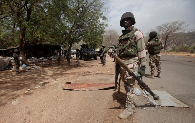 Des soldats à Gwoza, au Nigeria, le 8 avril 2015.