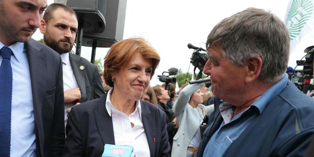 Agriculture : après le rejet tactique de la proposition de loi Duplomb, la FNSEA lève ses manifestations, les associations écologistes et paysannes crient au « scandale démocratique »