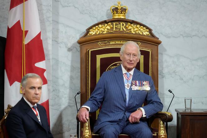 Le premier ministre canadien, Mark Carney, et le roi Charles III avant le discours du trône à Ottawa, au Canada, le 27 mai 2025.