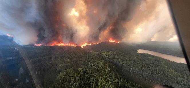 Un incendie près de Sherridon, dans la province du Manitoba, au Canada, le 27 mai 2025.