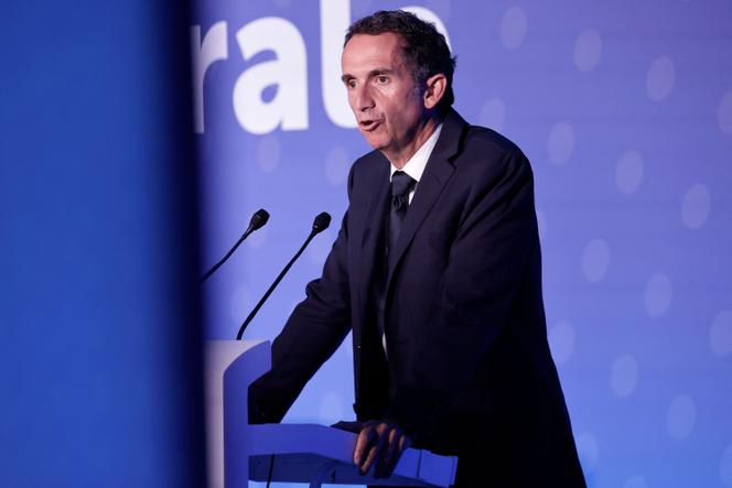 Alexandre Bompard, PDG de Carrefour, prononce un discours lors de l’assemblée générale du groupe, à Massy (Essonne), le 28 mai 2025.