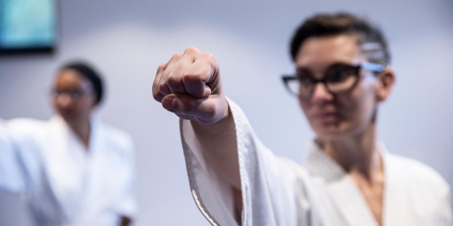 Des séances de karaté pour aider les femmes victimes de violences à se reconstruire