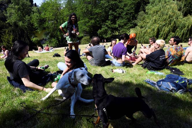 Au parc des Buttes Chaumont, à Paris, le 30 mai 2020.