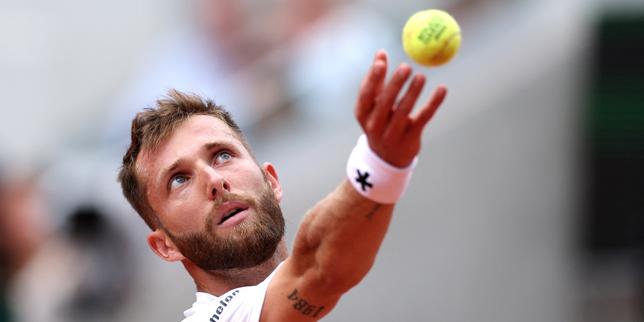 En direct | Roland-Garros 2025 : Corentin Moutet perd la première manche face à Novak Djokovic, Loïs Boisson poursuit son joli parcours