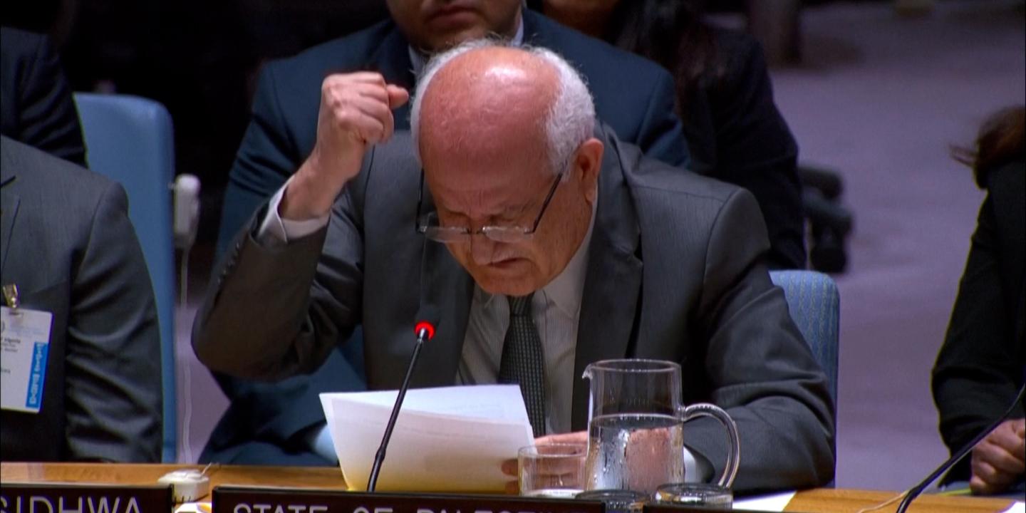 L’ambassadeur palestinien à l’ONU fond en larmes en décrivant la mort d’enfants dans la bande de Gaza