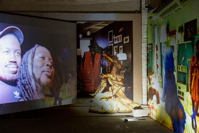 Installation de Kiddy Smile, « A House Should Be a Home », dans la chapelle des Cordeliers, à Toulouse, en mai 2025.