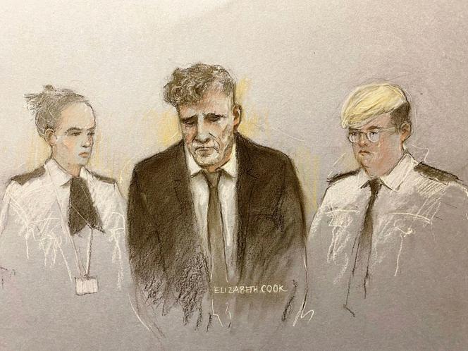Croquis montrant Paul Doyle, 53 ans, comparaissant devant le tribunal de Liverpool, où il a été placé en détention provisoire à la suite de l’incident survenu dans le centre-ville de Liverpool, le lundi 26 mai 2025.