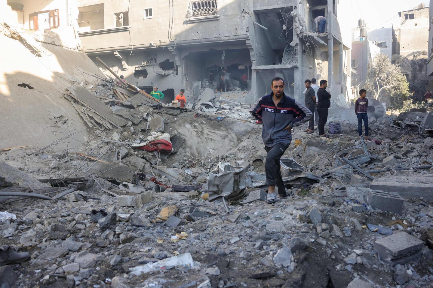 Hamas says it responded to US truce proposal and will free 10 living hostages