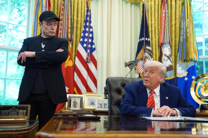 Elon Musk en discussion avec le président des Etats-Unis, Donald Trump, à la Maison Blanche, le 30 mai 2025.