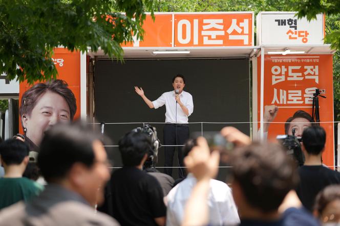 Lee Jun-seok, candidat du Nouveau Parti de la Réforme à la présidentielle de Corée du Sud, lors de la campagne électorale présidentielle à Séoul, en Corée du Sud, le 30 mai 2025.