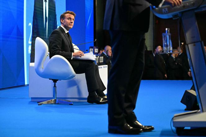 Le président Emmanuel Macron se prépare à prononcer le discours d’ouverture du Shangri-La Dialogue, à Singapour, le 30 mai 2025.