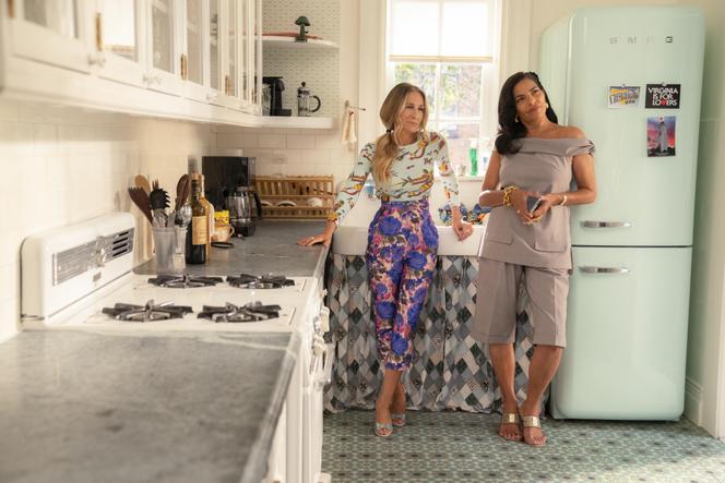 Sarah Jessica Parker (Carrie Bradshaw) et Sarita Choudhury (Seema Patel) dans la série « And Just Like That », créée par Michael Patrick King.