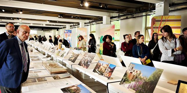 A la Biennale de Versailles, architecture et paysage se confrontent au climat