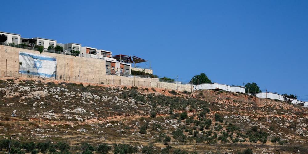 De nouveaux bâtiments se dressent autour d’une colonie israélienne près de Naplouse, en Cisjordanie, vendredi 30 mai 2025. - AMMAR AWAD / REUTERS