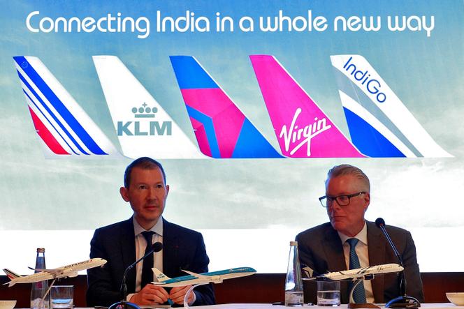 Benjamin Smith, directeur général d’Air France-KLM, et Edward Herman Bastian, patron de Delta Air Lines, lors de la réunion annuelle de l’Association du transport aérien international, à New Delhi, le 1ᵉʳ juin 2025.