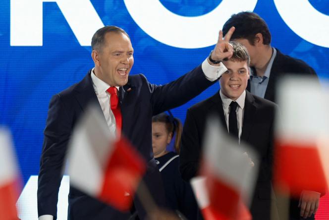 Karol Nawrocki, à l’annonce des résultats sortie des urnes, à Varsovie, le 1ᵉʳ juin 2025.