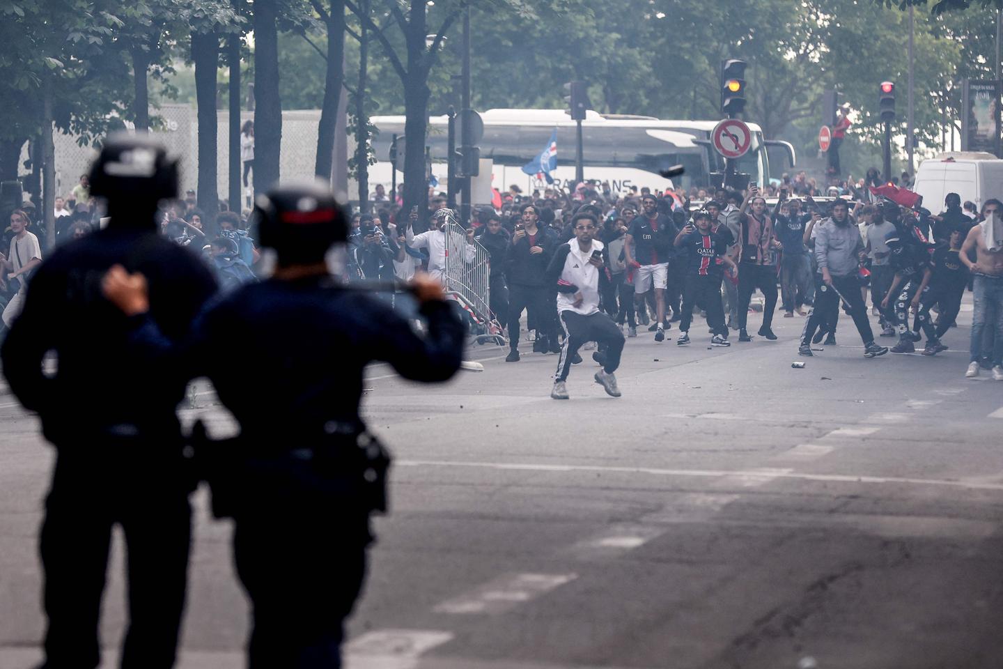 French justice minister wants tougher sentences for 'violence' against police