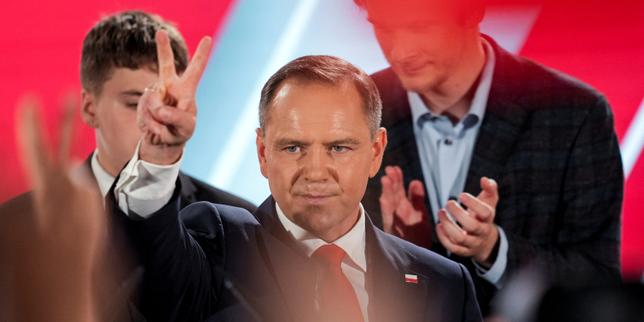 The rise of Karol Nawrocki, from hooligan to Polish president