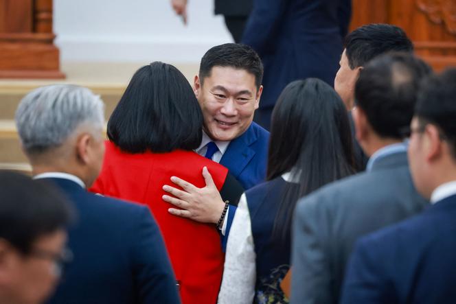 Le premier ministre mongol, Luvsannamsrain Oyun-Erdene, après un vote du Parlement à Oulan-Bator, mardi 3 juin 2025.