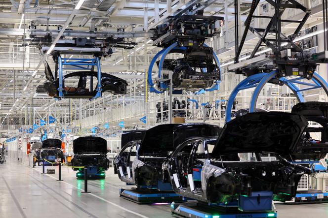 Chaîne de montage de la Factory 56, une usine du constructeur automobile Mercedes-Benz, à Sindelfingen (Bade-Wurtemberg), le 4 mars 2024.