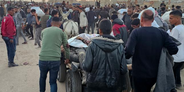 Many dead and wounded after gunfire near Gaza aid distribution point