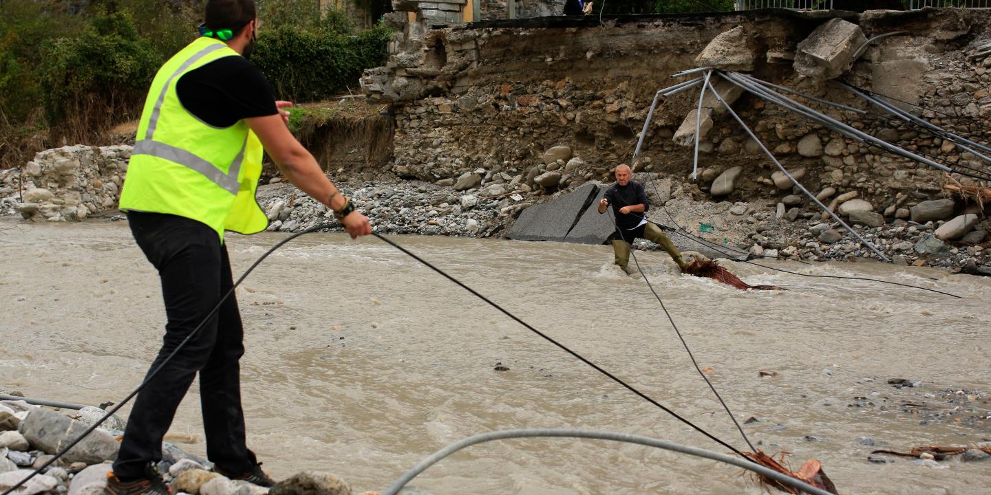 Sécuriser la téléphonie mobile et le Web face aux catastrophes climatiques : des carences criantes, un défi majeur