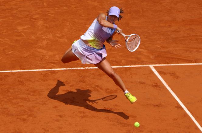 Iga Swiatek pendant son quart de finale face à l’Ukrainienne Elina Svitolina, à Roland-Garros, le 3 juin 2025.