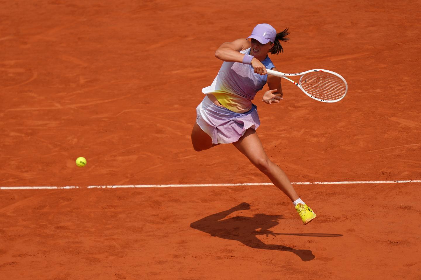 French Open: Swiatek and Sabalenka qualify for semi-final face-off