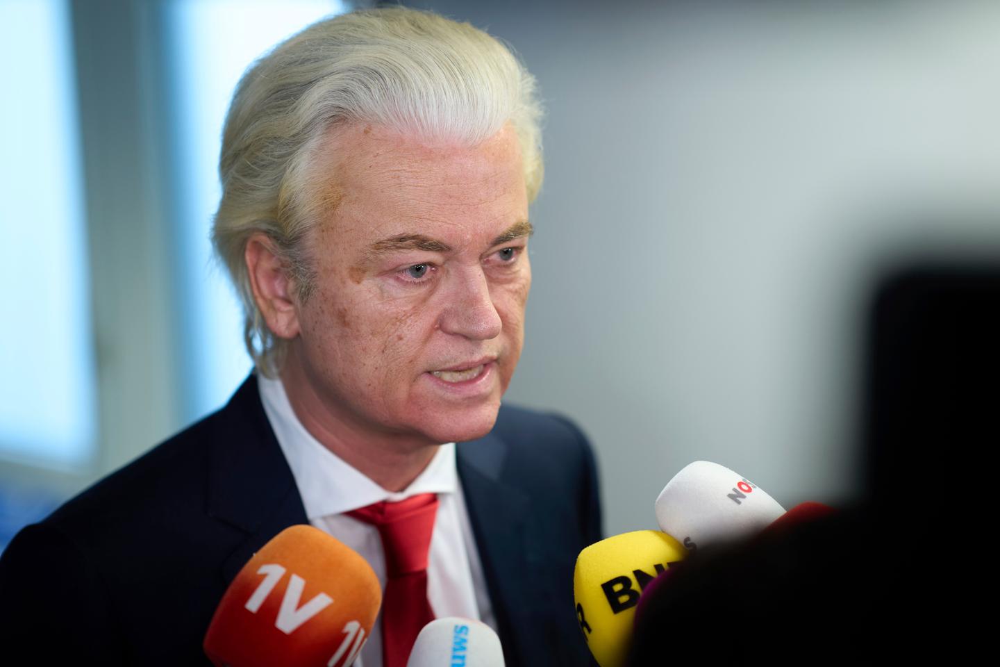 Geert Wilders' far-right party quits Dutch government
