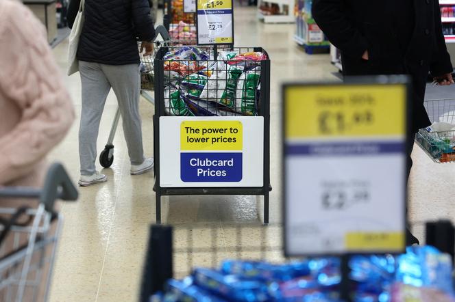 Dans un supermarché Tesco Extra à Cheshunt, au Royaume-Uni, le 25 mars 2025.