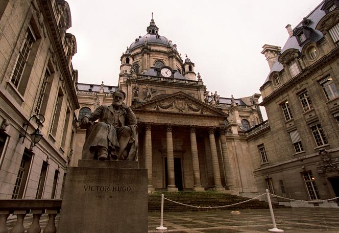 La cour intérieure de l’université de la Sorbonne, à Paris, en octobre 2000.