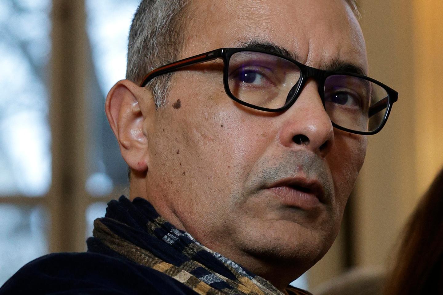Kamel Daoud annonce avoir été condamné à trois ans de prison ferme en Algérie, accusé d’avoir repris l’histoire d’une femme algérienne pour son roman « Houris »