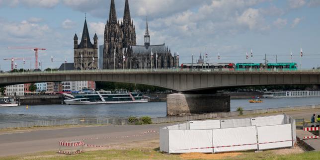 Three World War II bombs are defused in a German city's biggest postwar evacuation