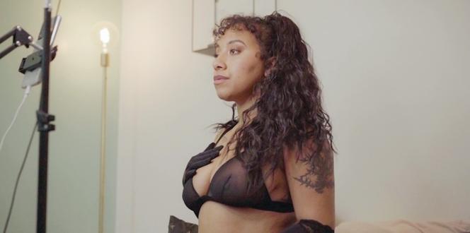 Swann Purple dans le documentaire « Télétravail du sexe », de Carmina et Prune.