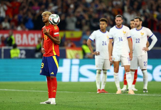Auteur d’un doublé face à l’équipe de France, Lamine Yamal a de nouveau causé des difficultés à la défense française, le 8 juin 2025, en demi-finale de la Ligue des nations.