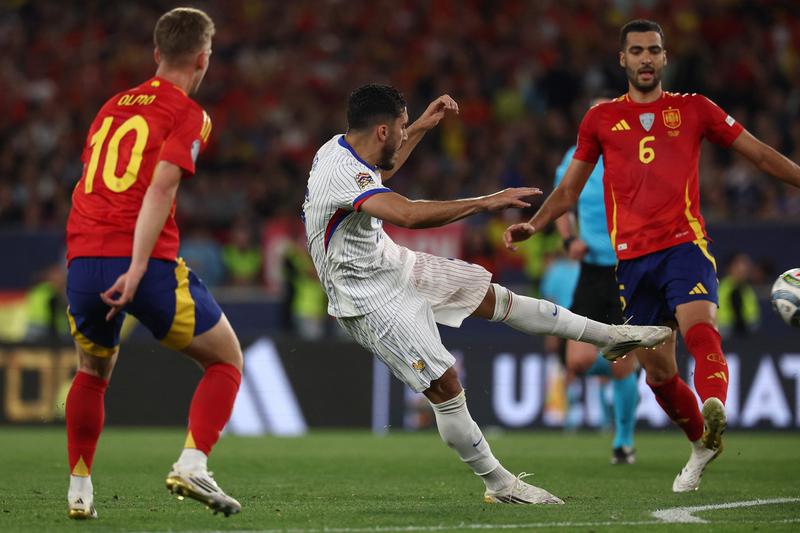 Allemagne-France : Rayan Cherki, d’indésirable à l’Olympique lyonnais à buteur en équipe de France