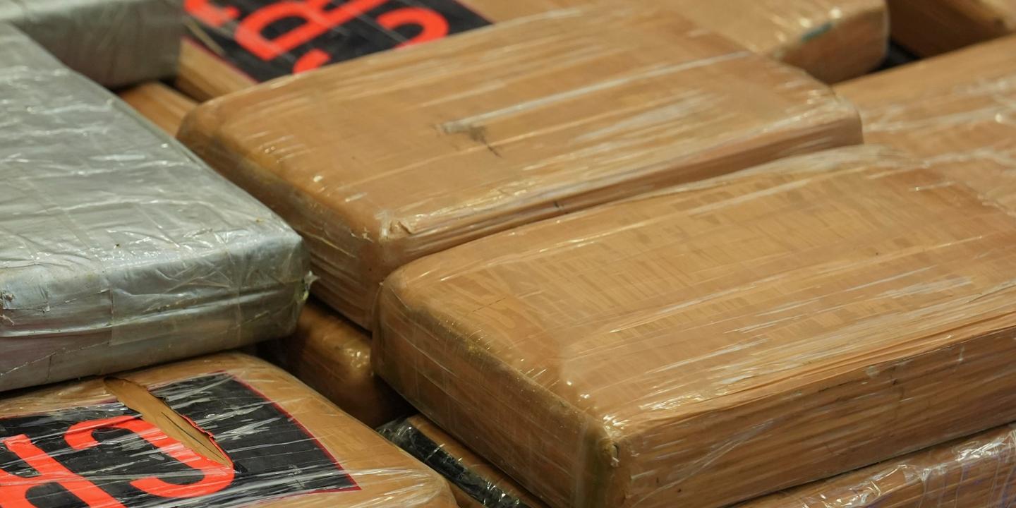 Près de cinq tonnes de cocaïne saisies sur un bateau en Polynésie française