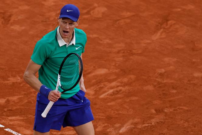 L’Italien Jannik Sinner lors de sa victoire face à Novak Djokovic, en demi-finale de Roland-Garros, le 6 juin 2025.