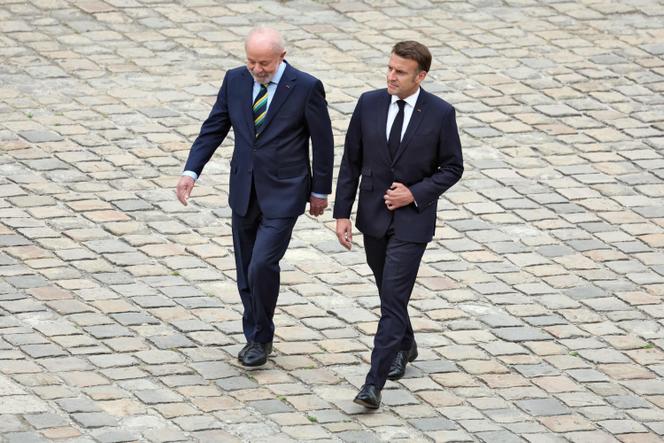 Le président français Emmanuel Macron et son homologue brésilien Luiz Inacio Lula da Silva, à l’Hôtel des Invalides, à Paris, le 5 juin 2025.