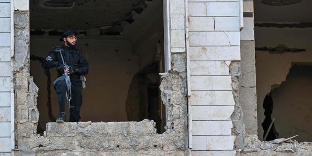 En Syrie, les forces gouvernementales ont lancé un assaut contre des djihadistes français retranchés dans un camp du nord-ouest du pays