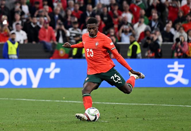 Le Portugais Nuno Mendes, lors de la finale de la Ligue des nations opposant le Portugal et l’Espagne, à l’Allianz Arena de Munich, en Allemagne, le 8 juin 2025.