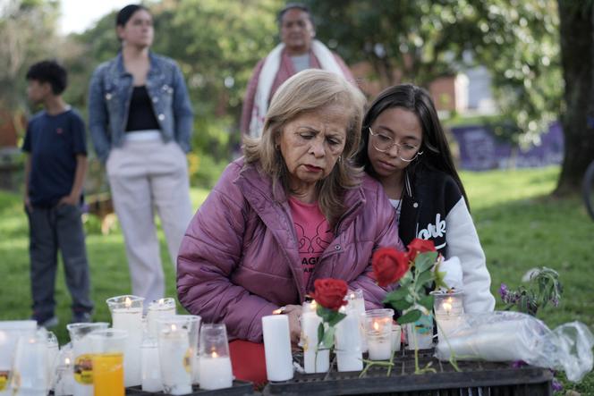Sur le site où le sénateur colombien Miguel Uribe Turbay, du parti d’opposition Centre démocratique, a été victime d’une tentative d’assassinat, lors d’un événement de campagne, à Bogota, en Colombie, le 8 juin 2025.