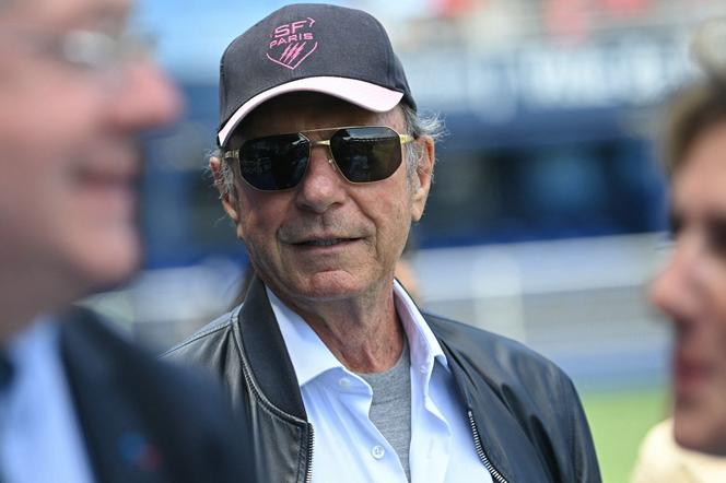 Le propriétaire du Stade français, Hans-Peter Wild, lors du match de Top 14 entre son club et les Perpignanais de l’USAP, le 10 mai 2025, au stade Aimé-Giral, à Perpignan.