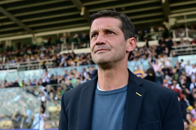 Cristian Chivu, então treinador de Parma, durante a partida contra a Inter Milão, em 5 de abril de 2025 no estádio Ennio-Tardini, em Parma (Itália).
